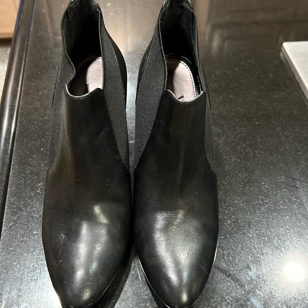 Worthington women’s black booties